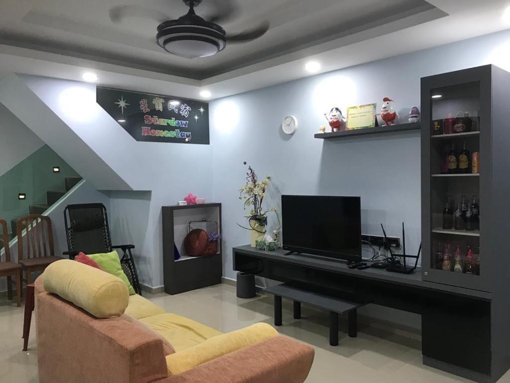 Homestay Stardow~星窗名宿~ Johor Bahru Exterior foto