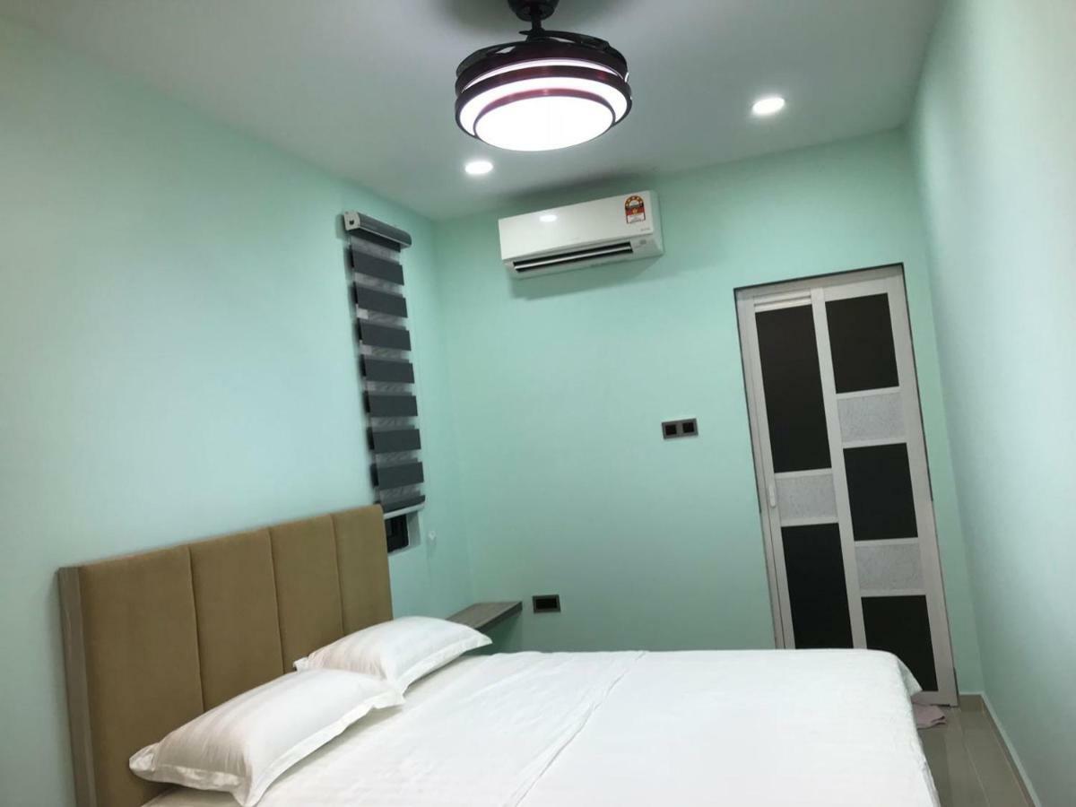 Homestay Stardow~星窗名宿~ Johor Bahru Exterior foto